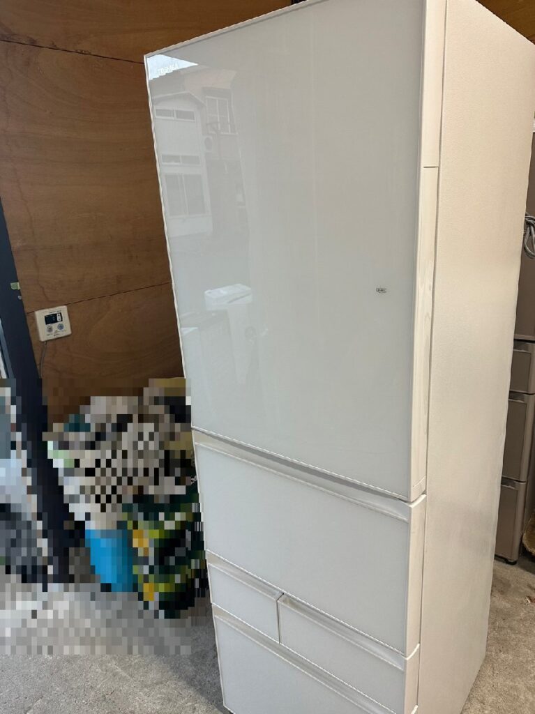 東京都台東区K様宅にて、ファミリー冷凍冷蔵庫の不用品買取を行わせていただきました。