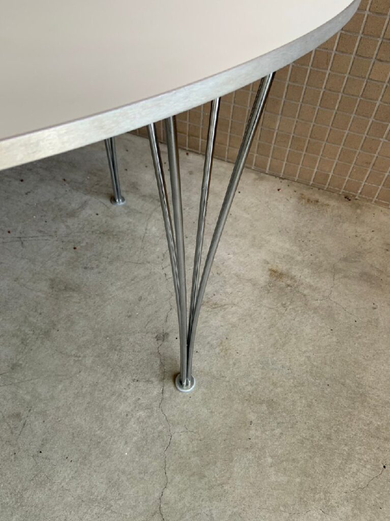 ダイニングテーブル