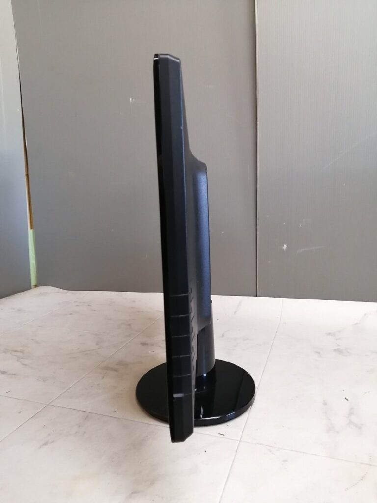 液晶ディスプレイ